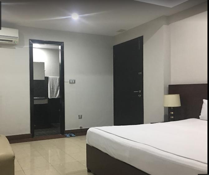 Hotel Multan Continental ภายนอก รูปภาพ